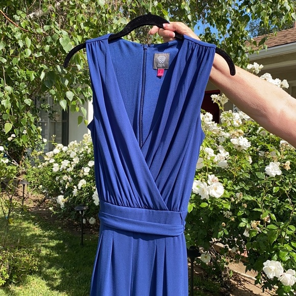 Vince Camuto jumpsuit with great pockets and tie on waist. Zipper in bac… - Picture 4 of 14